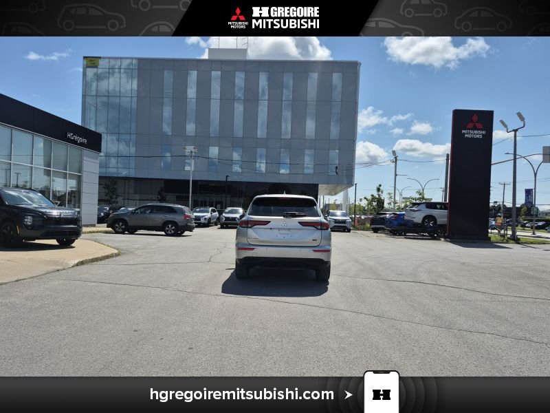 Mitsubishi Outlander 2022 Gris Blainville - photo #8