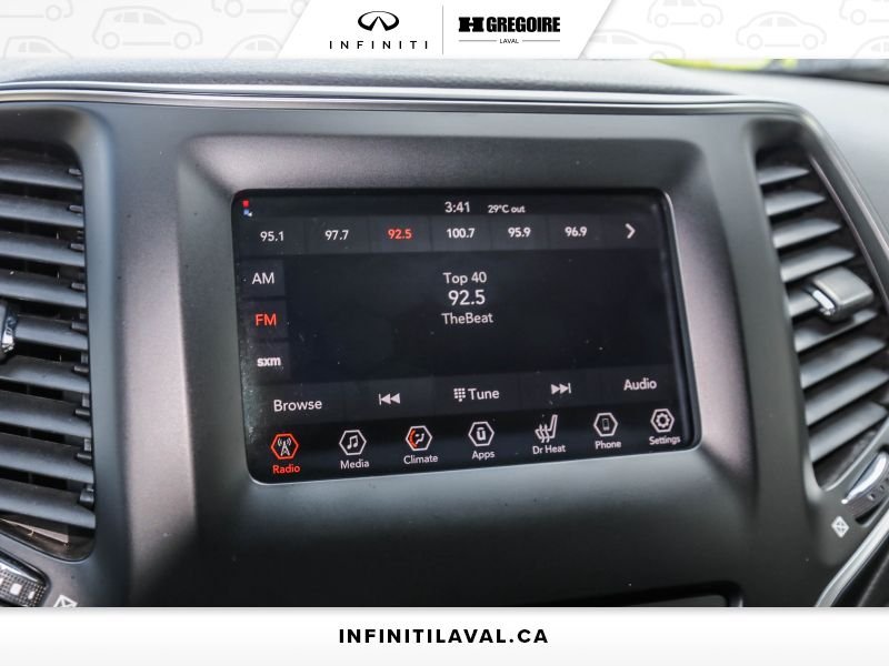 2019 Jeep Cherokee Laval - photo #16