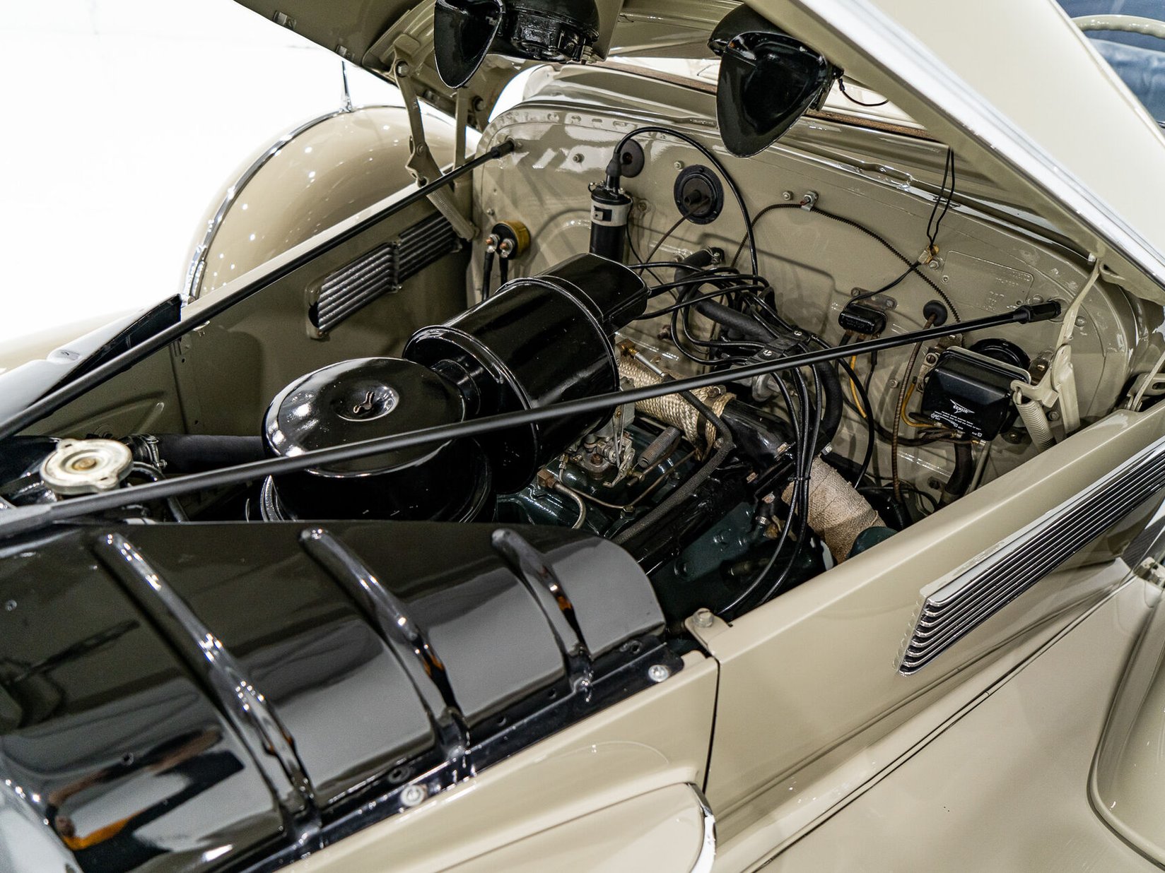 Cadillac Series 75 1 of 27 built. Former CCCA National first prize winner *PRICE IN USD* 1939 Brun Montréal - photo #10