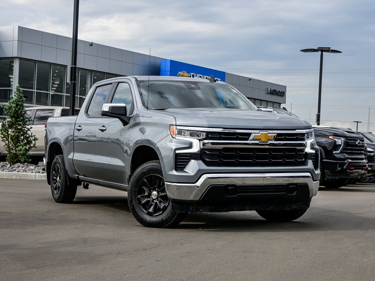 2025 Chevrolet Silverado 1500 4WD Crew Cab 147 LT Grey Sherwood Park - photo #1