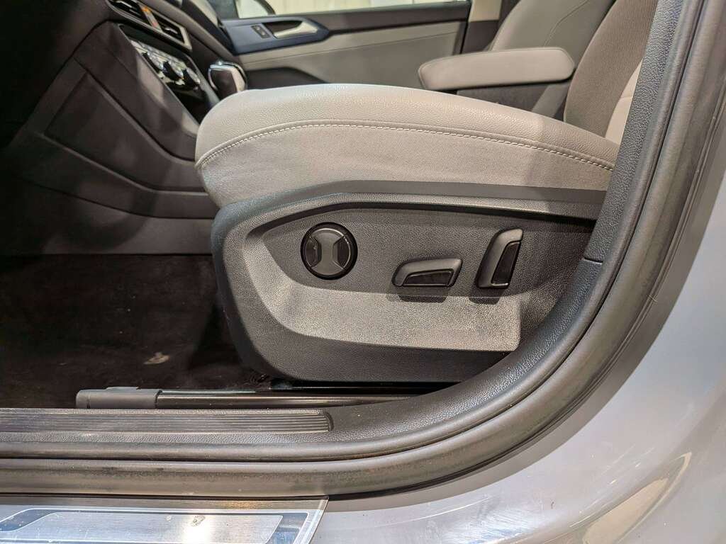 2024 Volkswagen Taos Comfortline 4MOTION Grey Val-David - photo #35