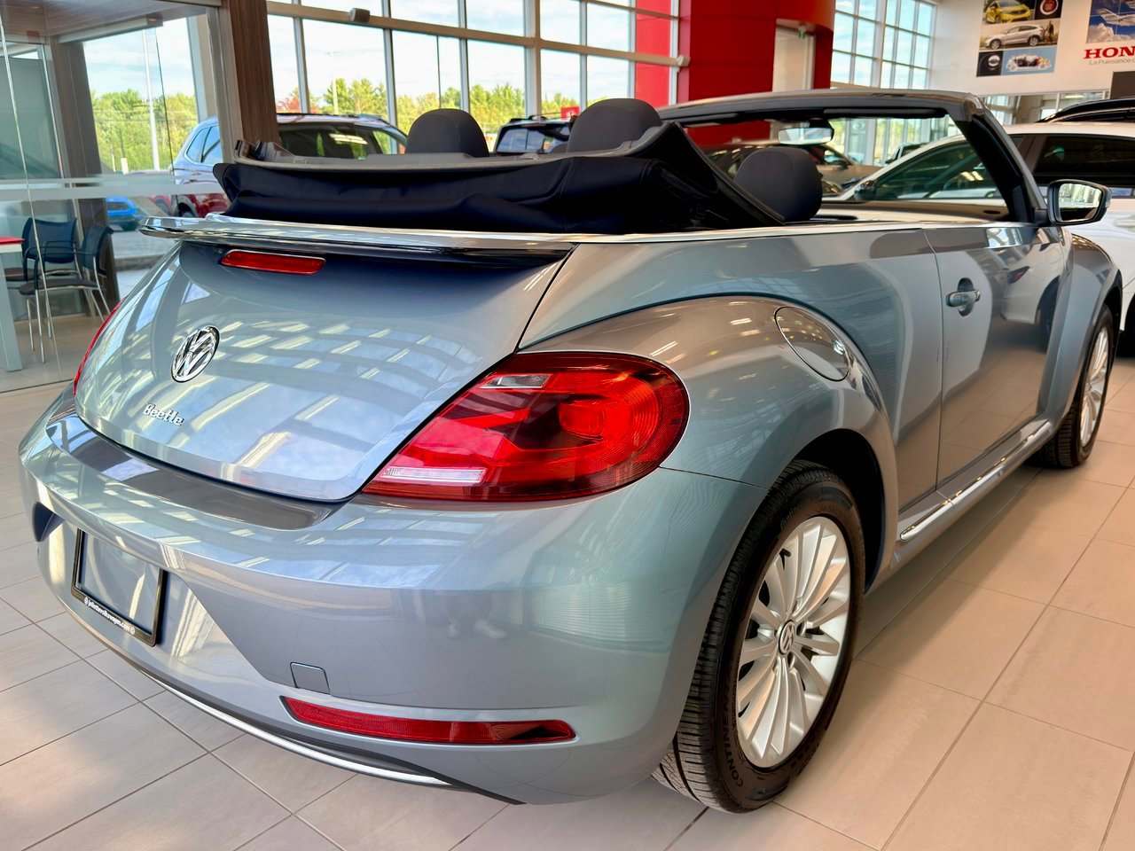 Volkswagen Beetle Convertible 2019 Bleu Notre-Dame-des-Prairies - photo #10