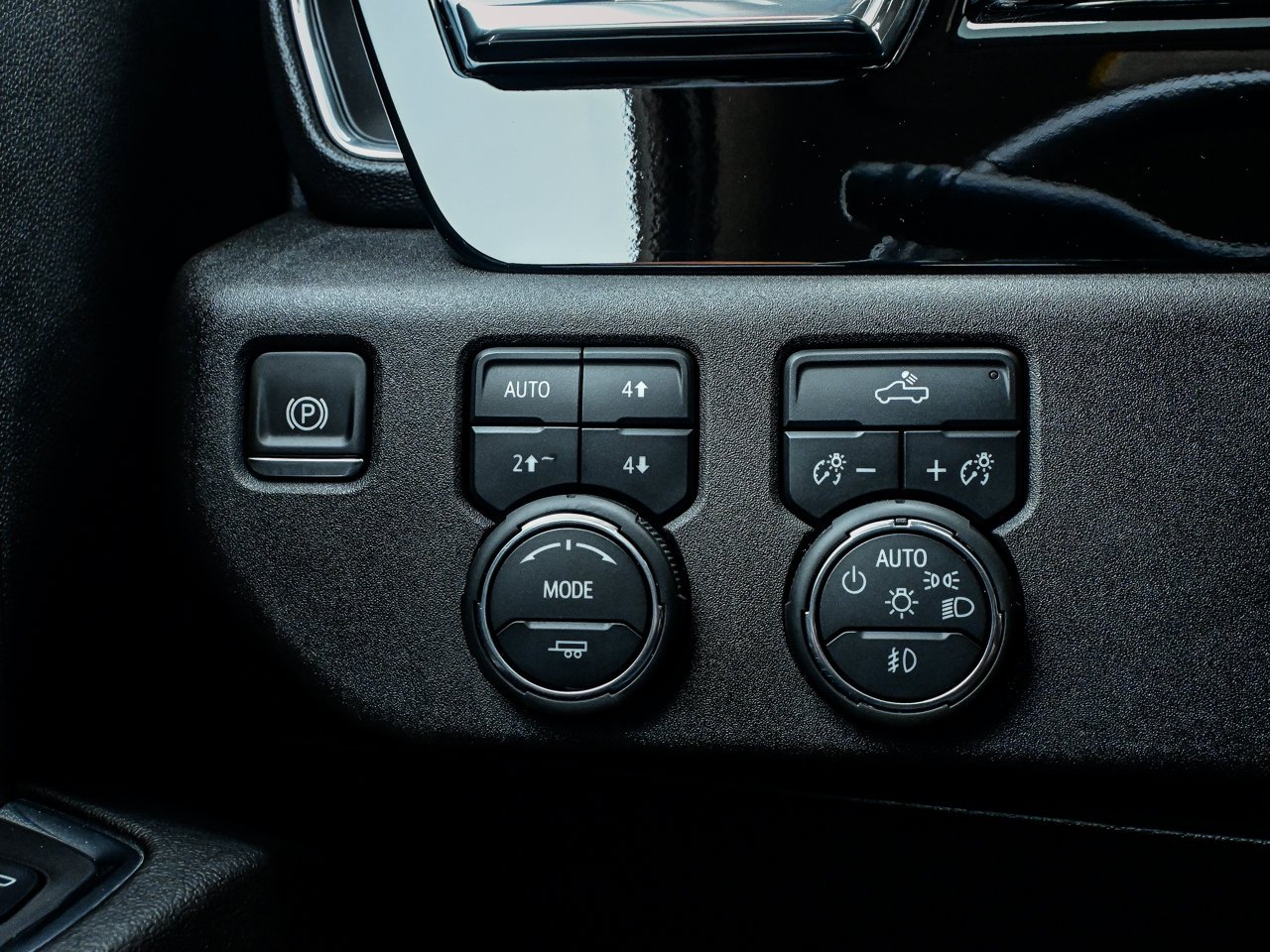 2025 Chevrolet Silverado 1500 4WD Crew Cab 147 RST Black Sherwood Park - photo #19