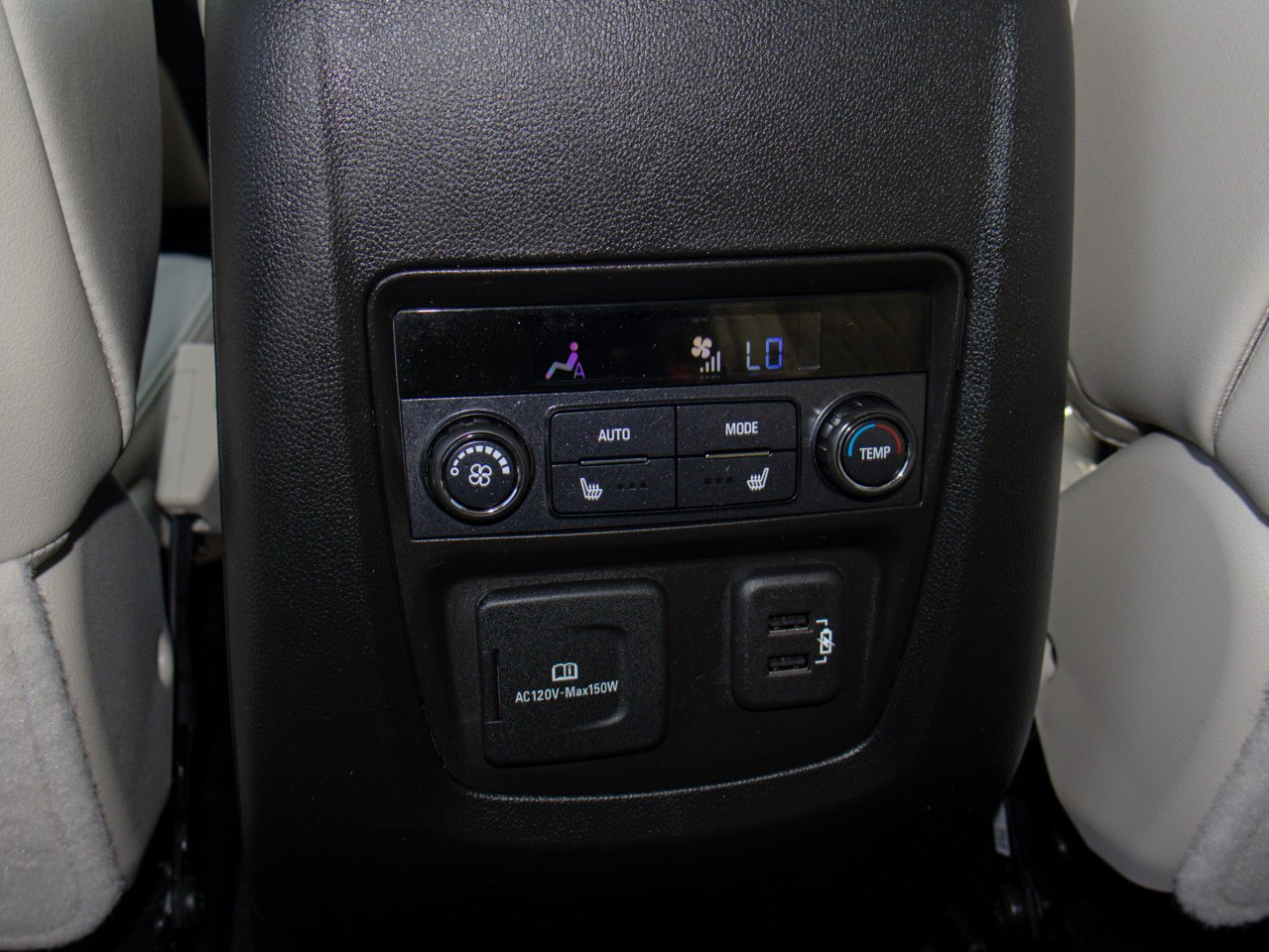 2024 Buick Enclave AWD 4dr Avenir White Sherwood Park - photo #35