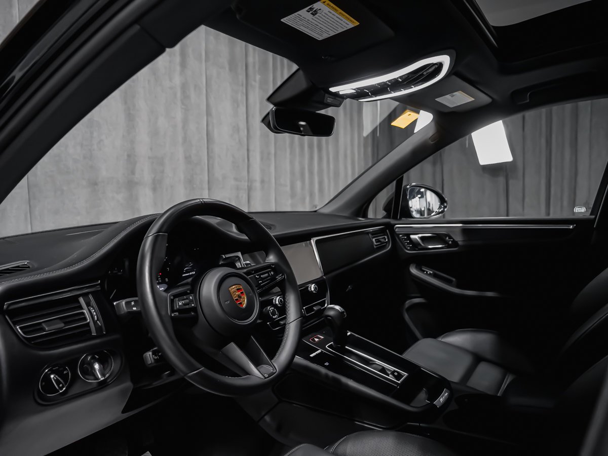 2025 Porsche Macan GTS Black Montreal - photo #9