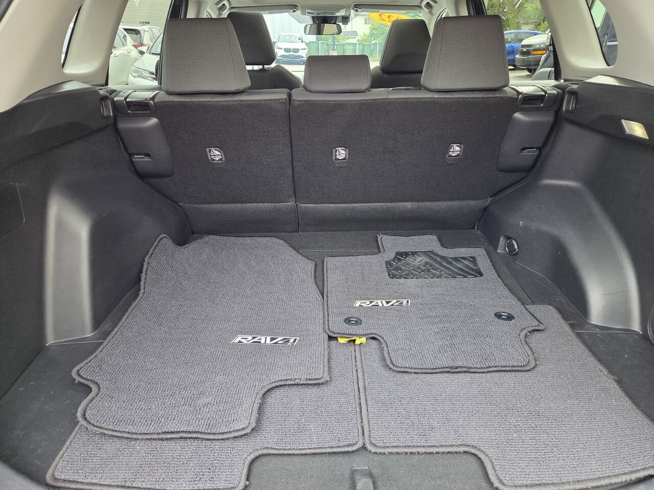 2022 Toyota RAV4 Blue Mont-Laurier - photo #6