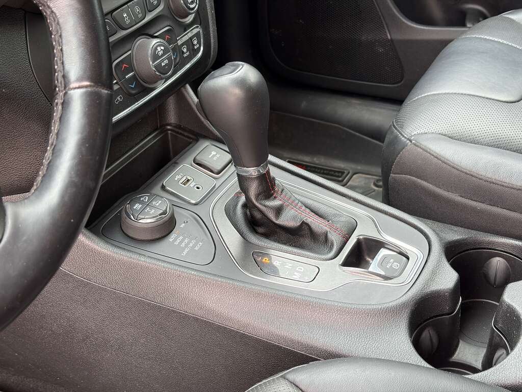 2020 Jeep Cherokee Grey Gatineau - photo #18