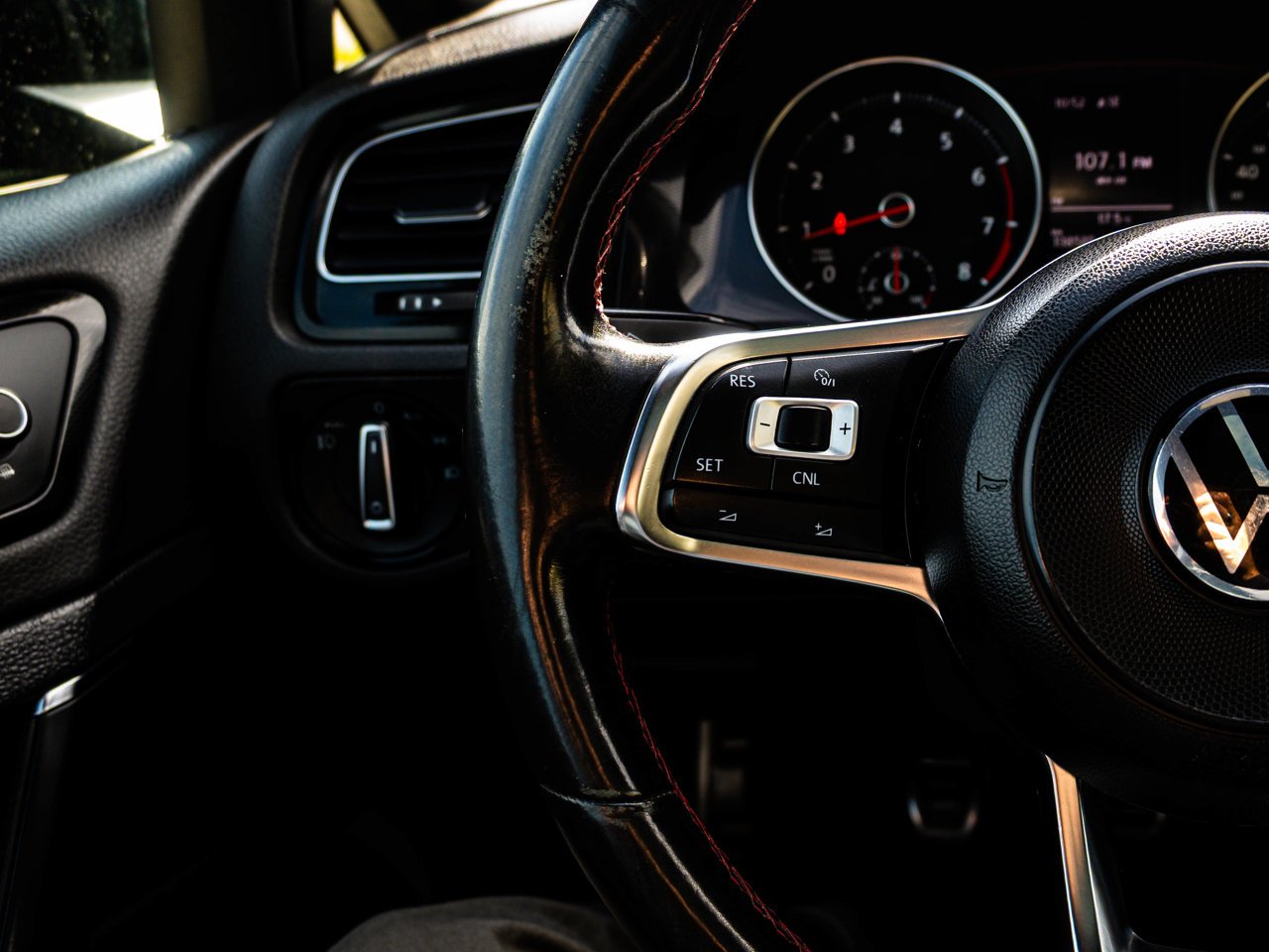 2015 Volkswagen Golf GTI 3dr HB Man gray Sherwood Park - photo #19