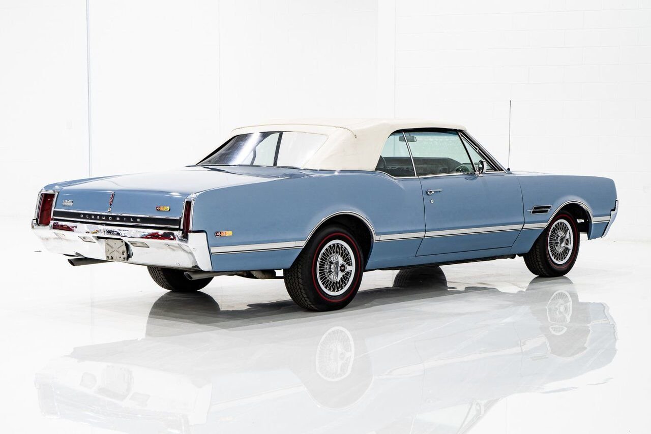 1966 Oldsmobile 442 PRIX EN USD | Matching# 400cu.in. 4-Speed Blue Montreal - photo #24