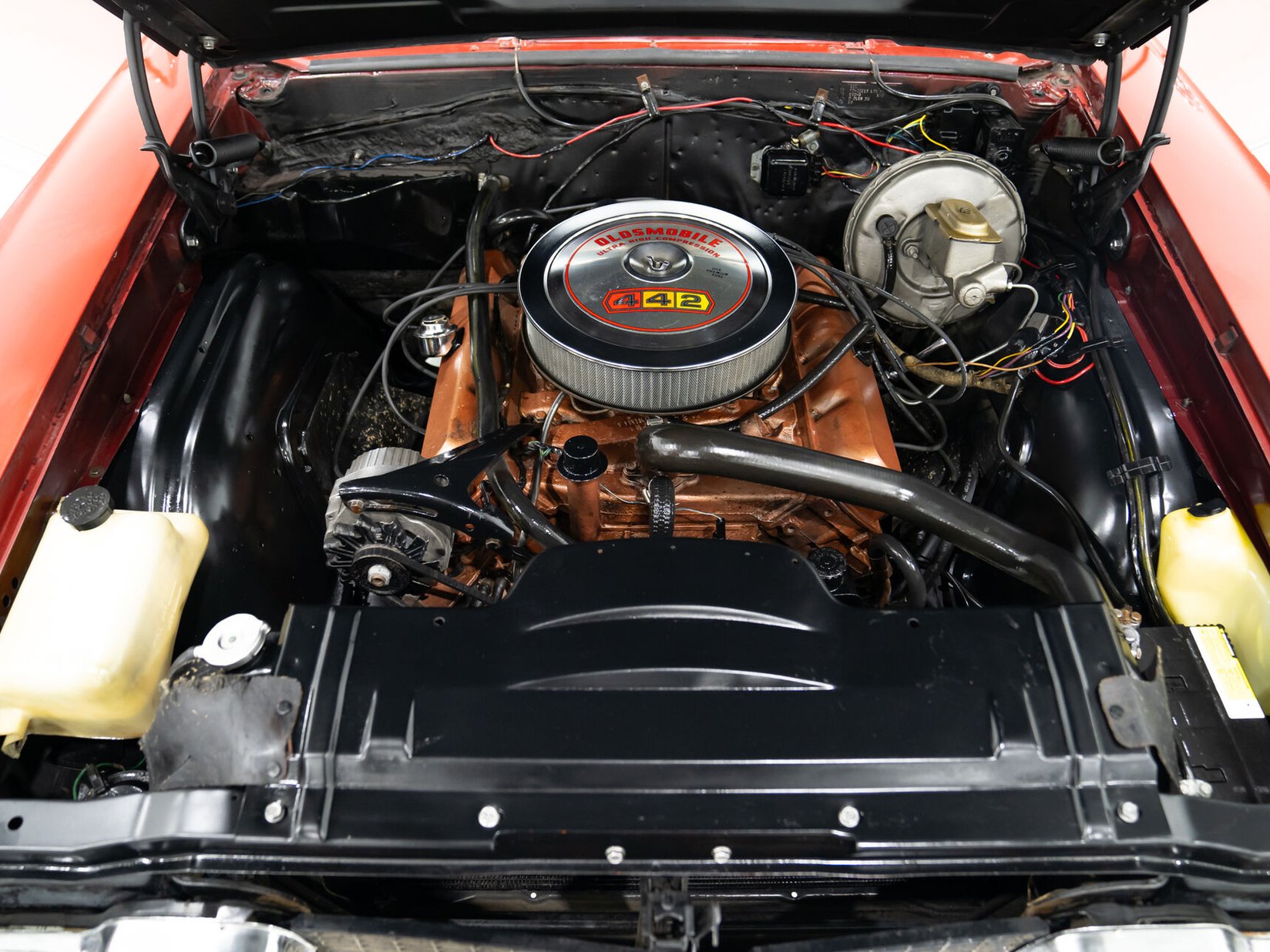 Oldsmobile Cutlass 442 *PRIX EN USD* Numéros entièrement Matching Non restaurée Repeinte une seule fois 1967 Rouge Montréal - photo #56