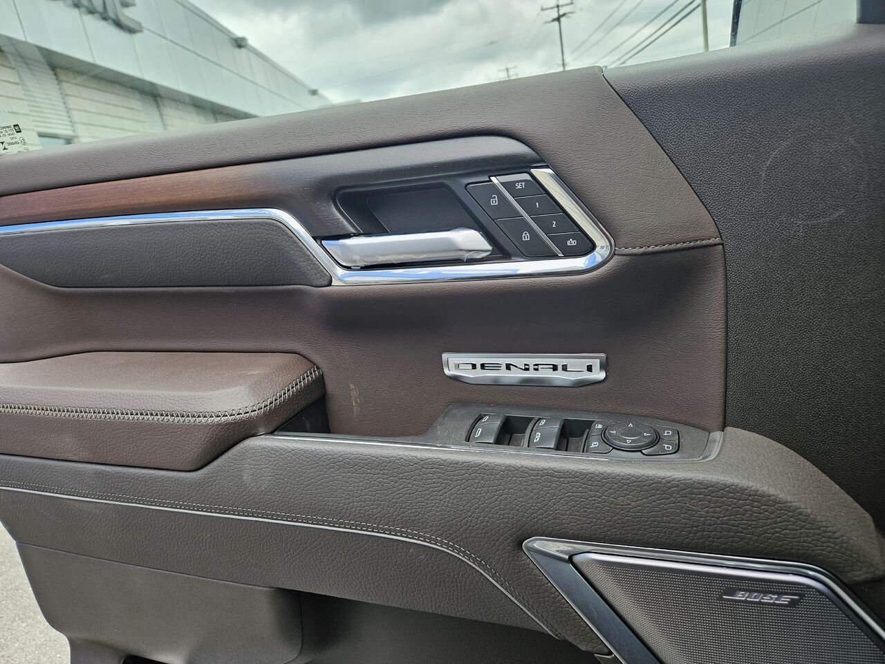 GMC Sierra 1500 Denali cabine multiplace 4RM 147 po 2026 Noir onyx Thetford Mines - photo #12