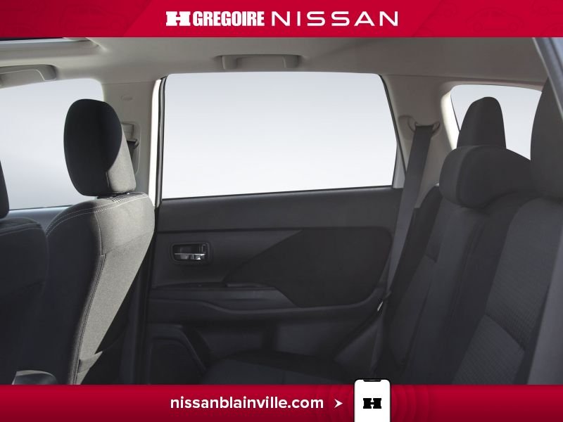 2018 Mitsubishi Outlander White Blainville - photo #23