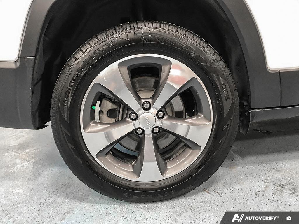 2019 Jeep Cherokee 2601086A | Limited White Edmonton - photo #5