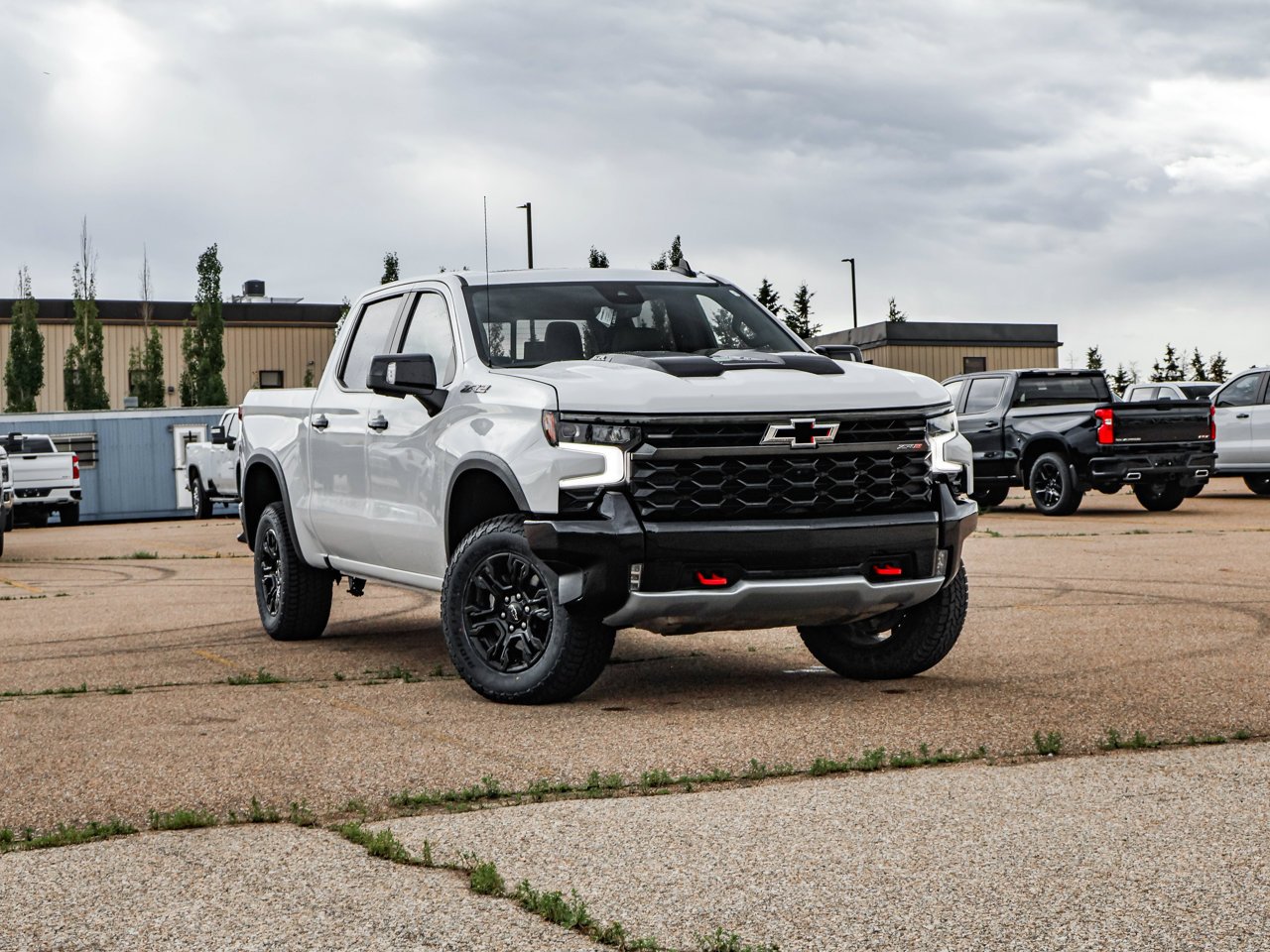 2022 Chevrolet Silverado 1500 4WD Crew Cab 147 ZR2 White Sherwood Park - photo #1