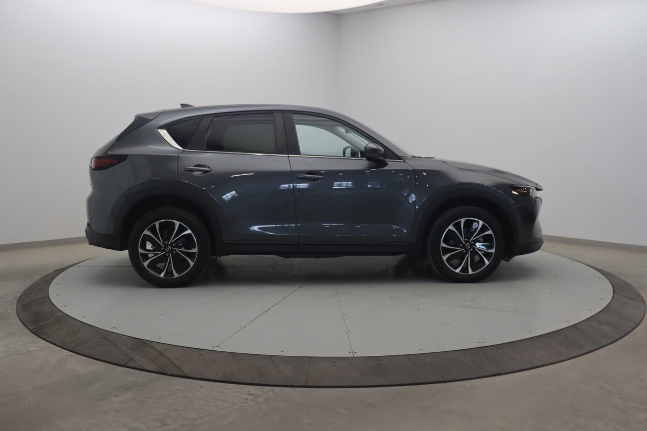2023 Mazda CX-5 VIN JM3KFBCM0P0250258 Grey Chicoutimi - photo #2