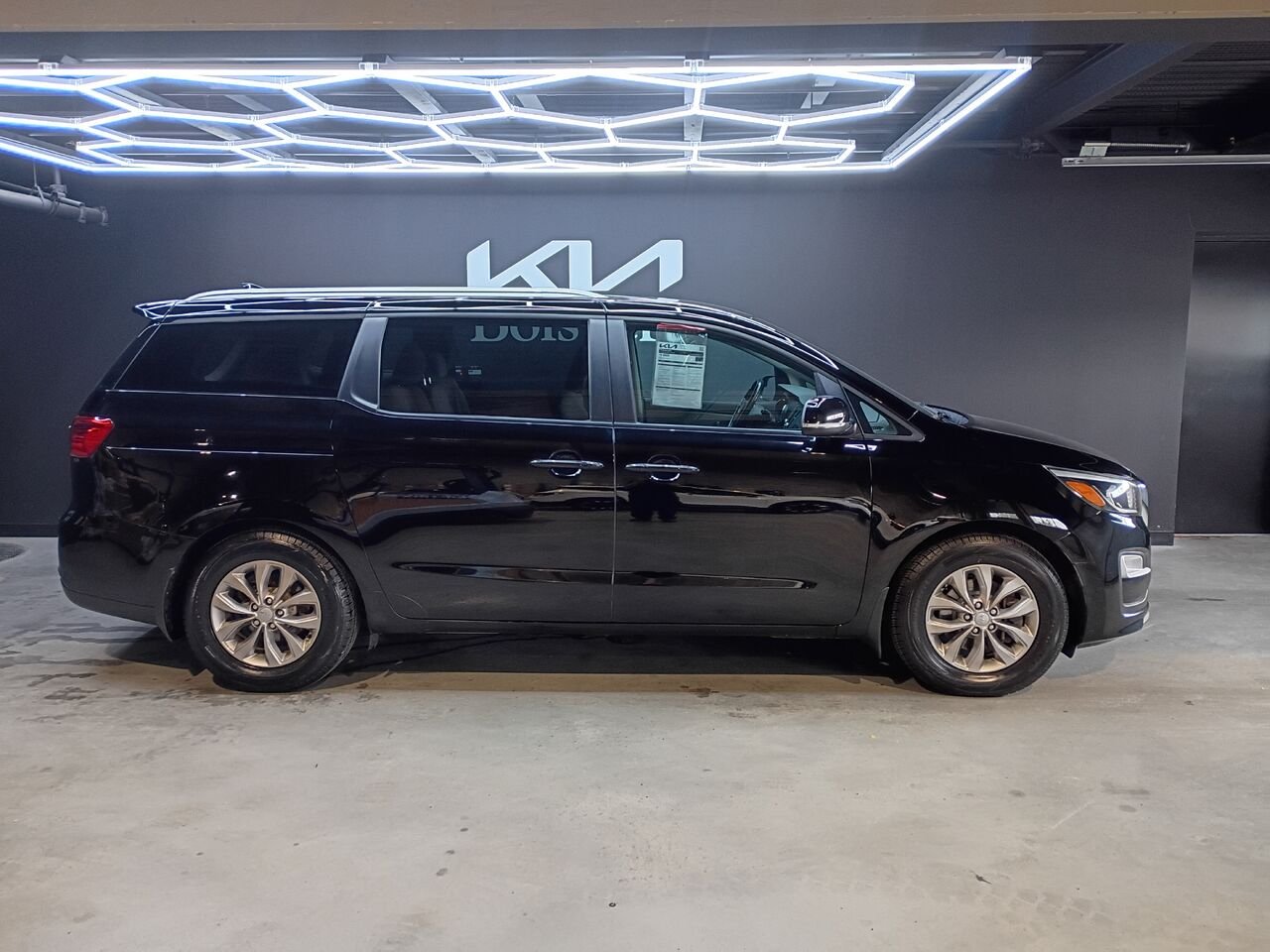 2019 Kia Sedona Black Blainville - photo #5