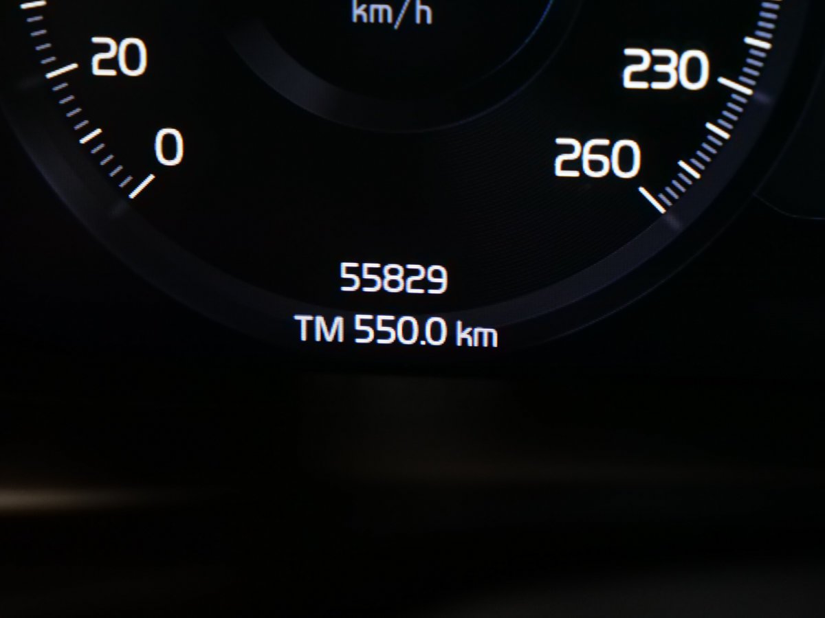 2021 Volvo XC40 T5 R-DESIGN ADVANCED Black Montreal - photo #9