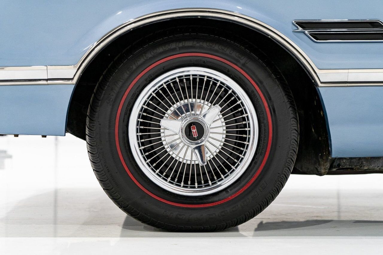 1966 Oldsmobile 442 PRIX EN USD | Matching# 400cu.in. 4-Speed Blue Montreal - photo #49