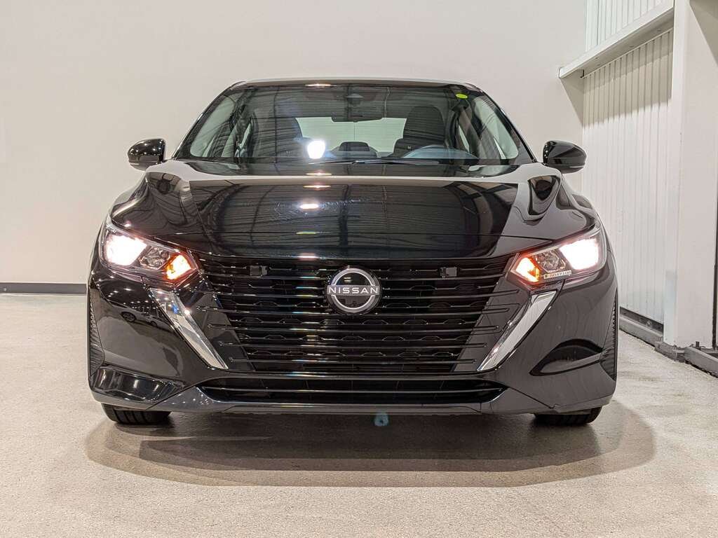 2024 Nissan Sentra SV CVT Black Val-David - photo #1