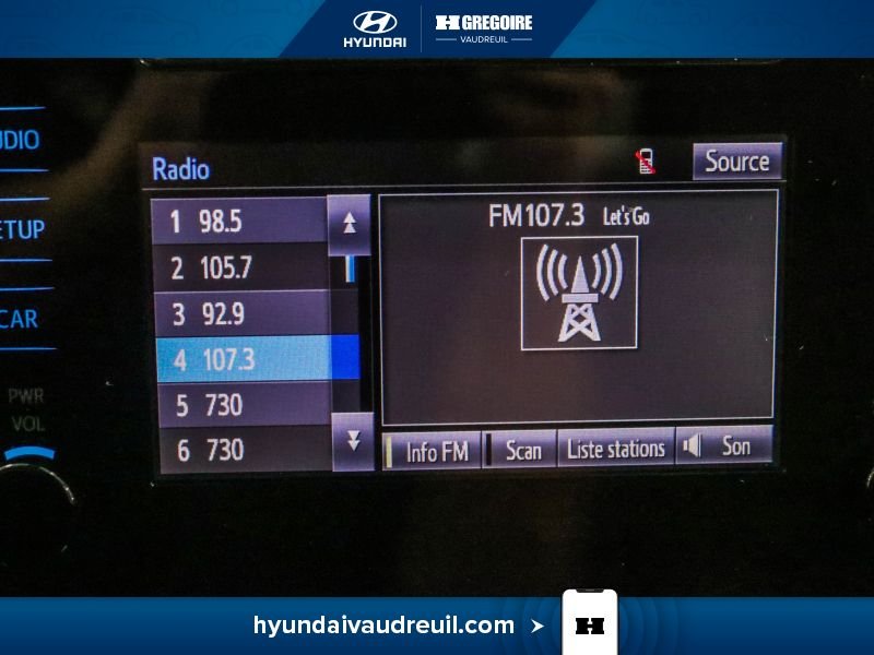 Toyota Corolla 2018 Bleu Laval - photo #24