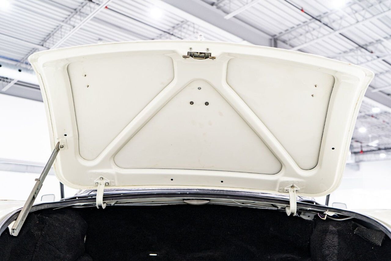 1979 MG B Beautifully presented from former complete restoration White Montreal - photo #28