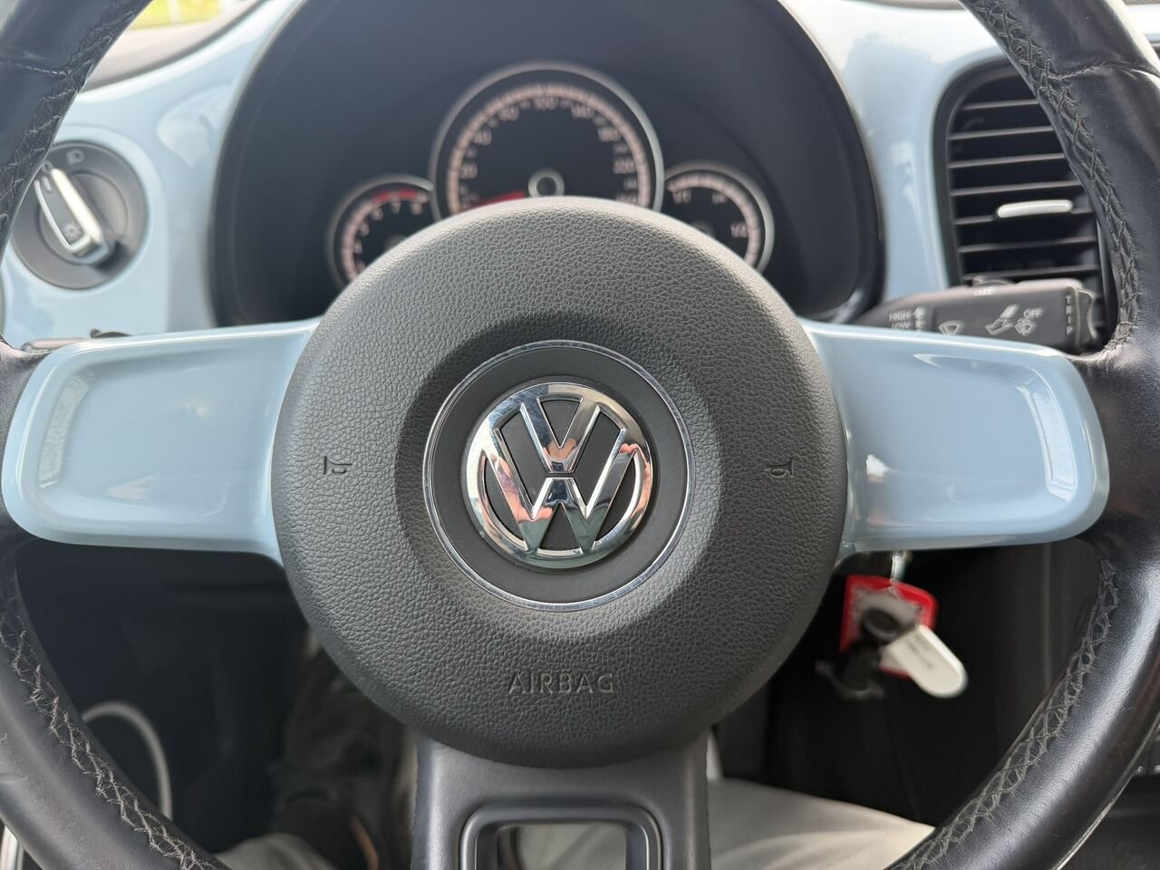 Volkswagen Coupé Beetle COUPE 2.5L 2014 Bleu Laval - photo #23