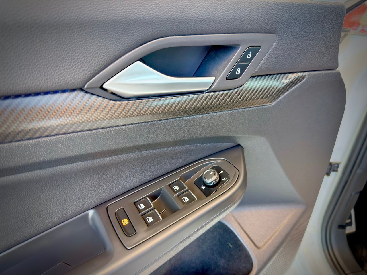 2023 Volkswagen Golf R White Notre-Dame-des-Prairies - photo #33