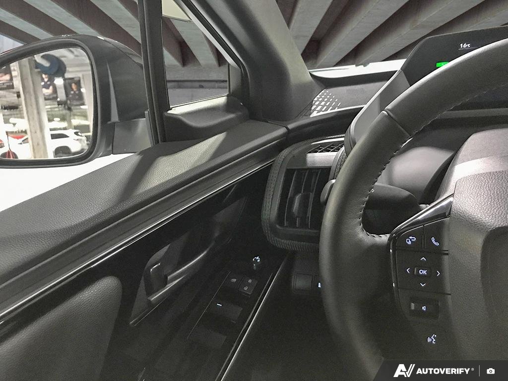 2025 Toyota bZ4X S2501170 | XLE Wind Chill Pearl with Black Roof Edmonton - photo #15