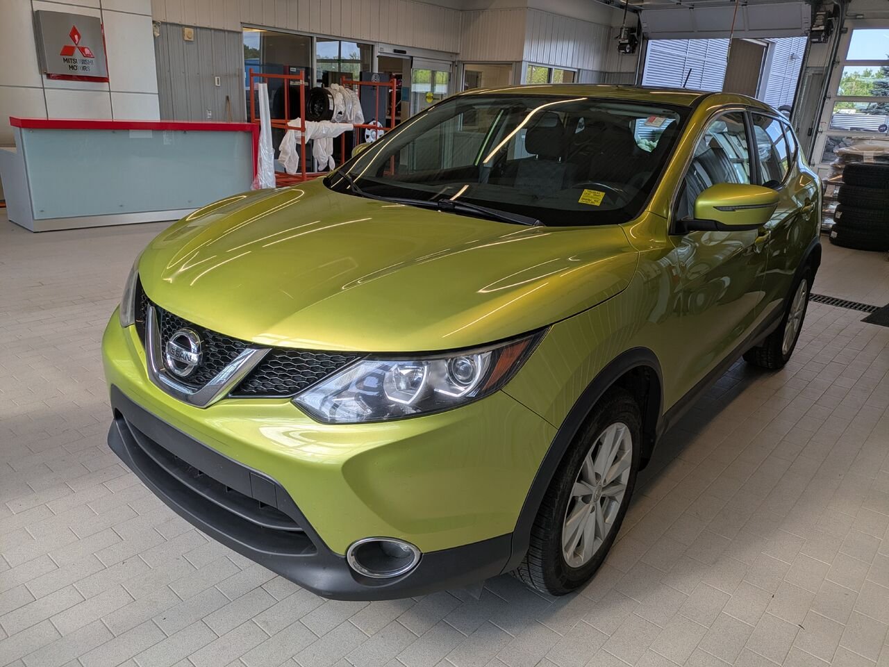 2017 Nissan Qashqai Green Gatineau - photo #1
