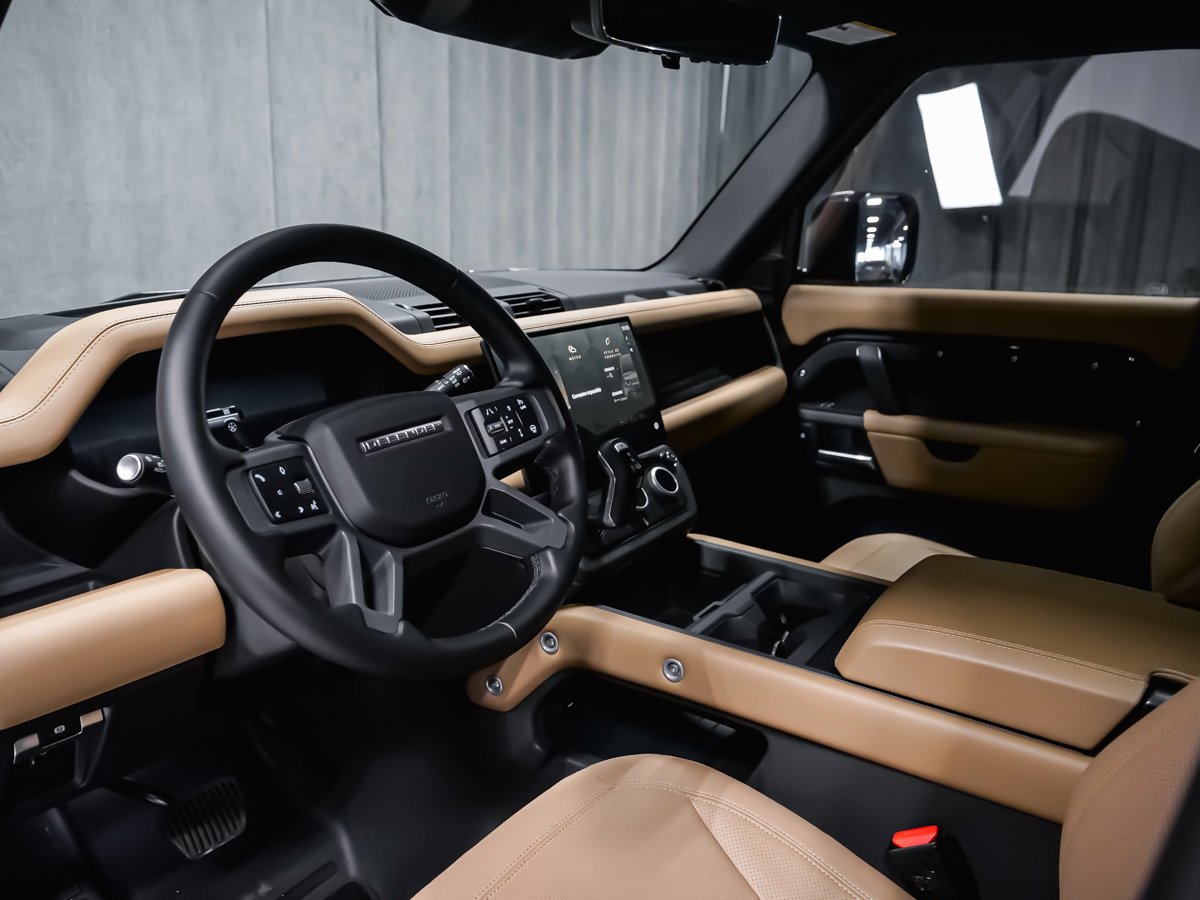 2026 Land Rover Defender X-Dynamic SE V8 Black Montreal - photo #18