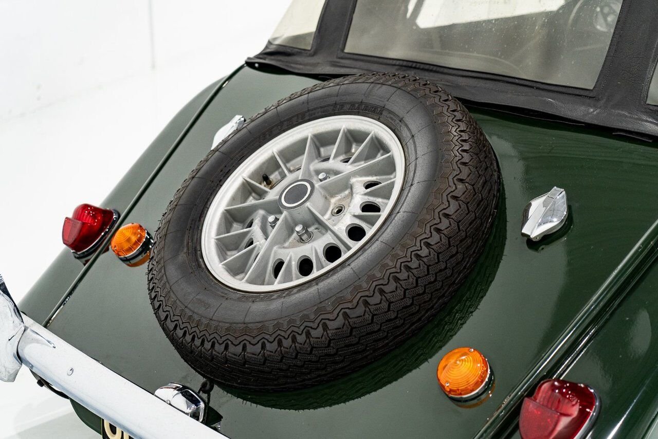 1970 Morgan Plus 8 Unrestored with only 7137km (4435miles) | PRIX EN USD Green Montreal - photo #3