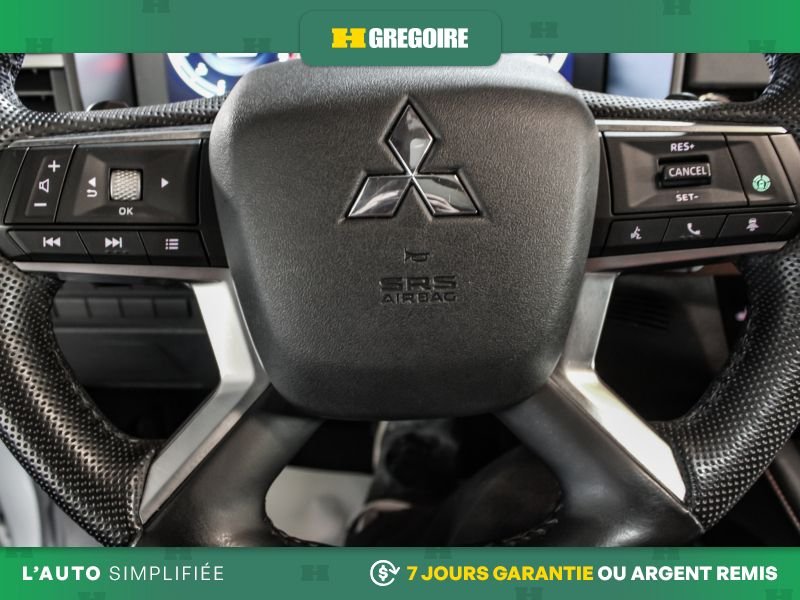 2023 Mitsubishi Outlander Silver Saint-Eustache - photo #25
