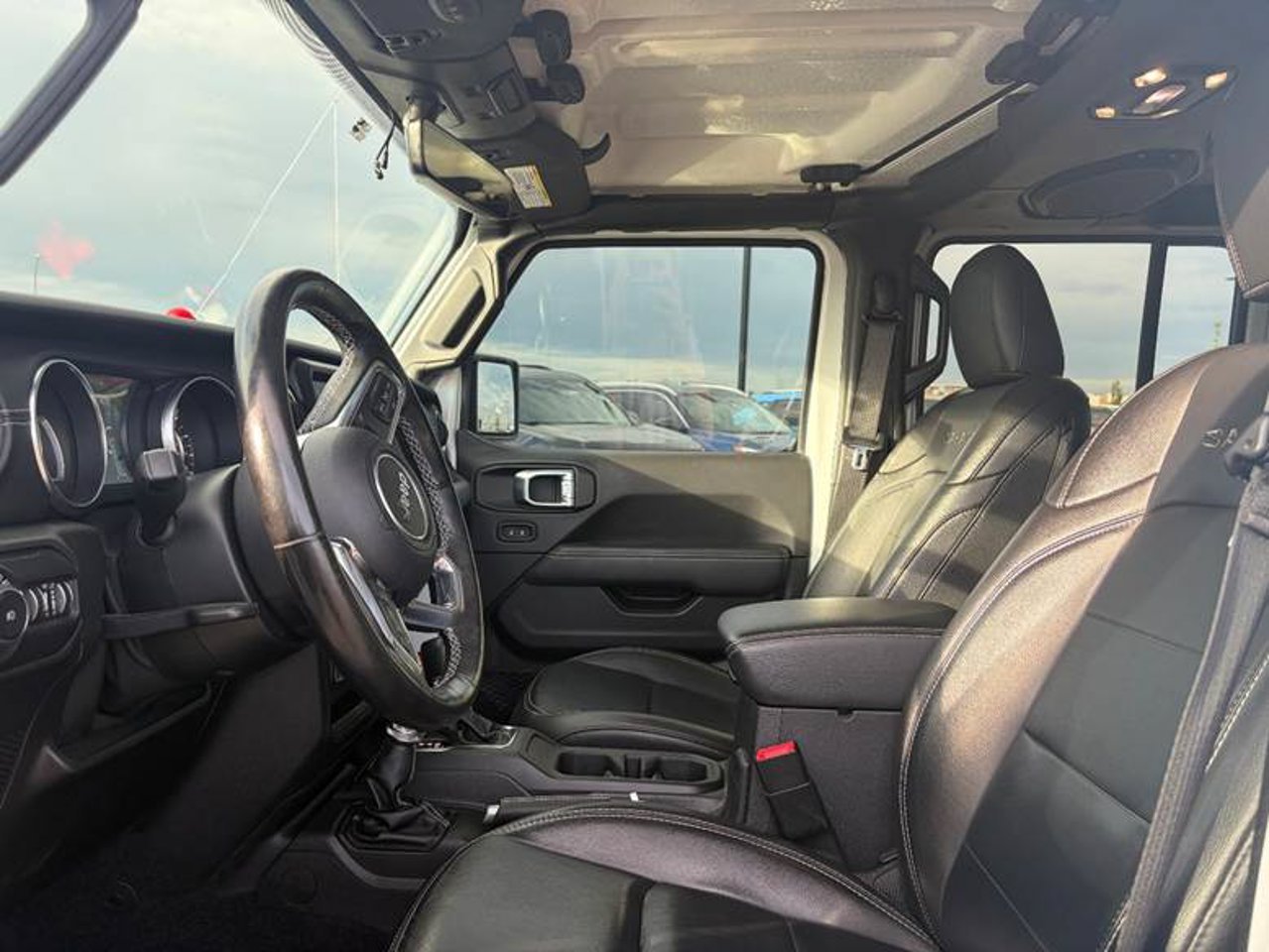 2021 Jeep Wrangler Unlimited Sahara 4x4 White Sherwood Park - photo #6