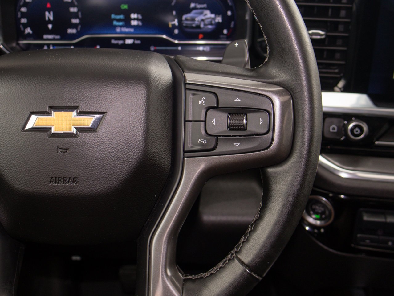 2024 Chevrolet Silverado 1500 4WD Crew Cab 157 High Country Grey Sherwood Park - photo #25