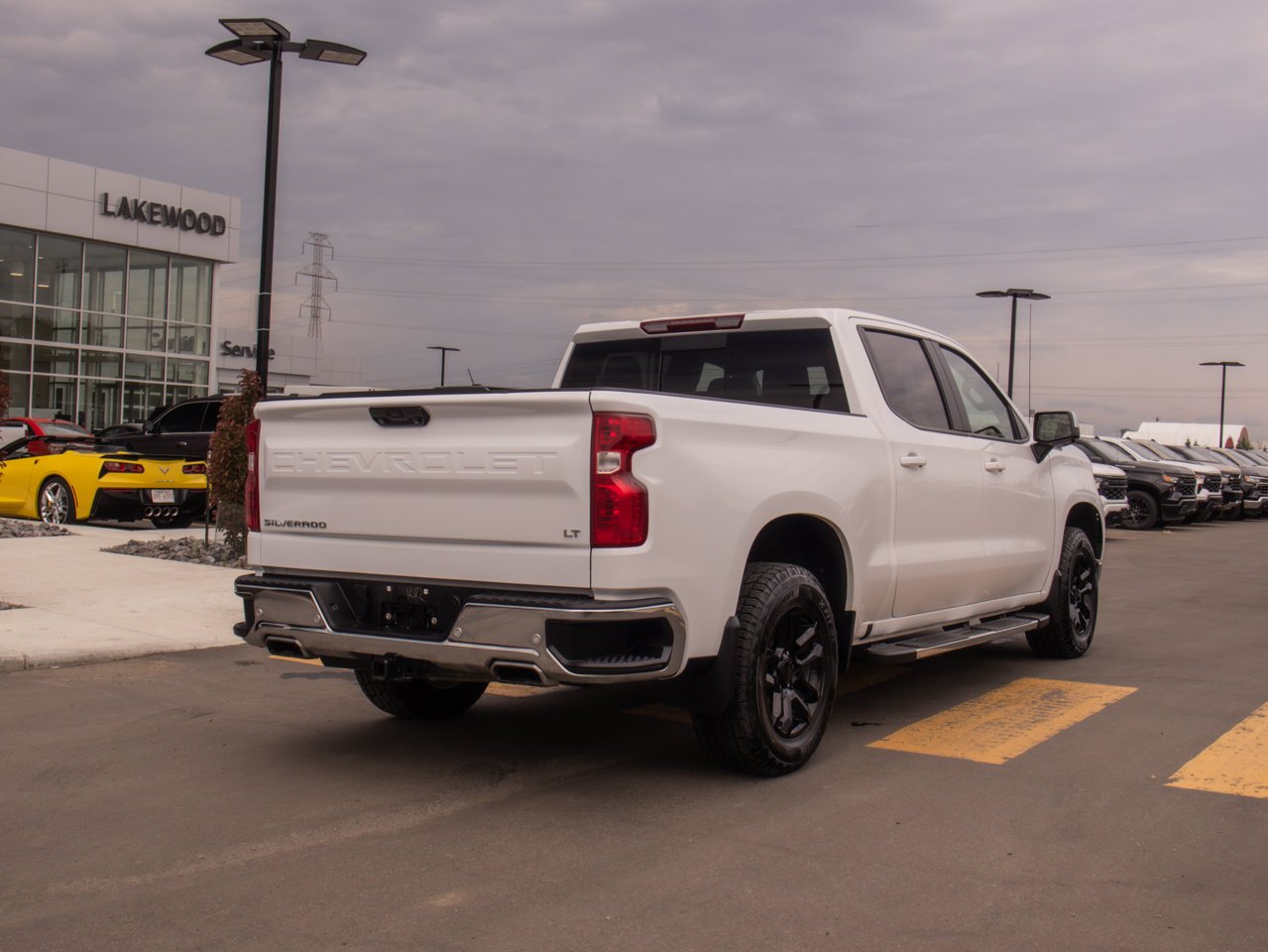 2024 Chevrolet Silverado 1500 4WD Crew Cab 147 LT White Sherwood Park - photo #9