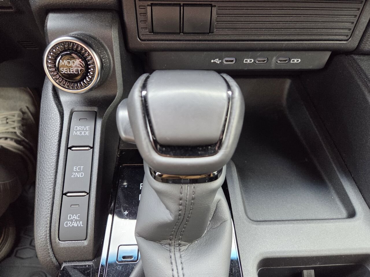 2025 Toyota LAND CRUISER Black Mont-Laurier - photo #19
