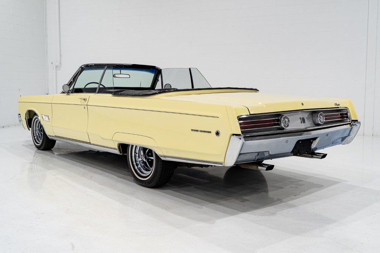 Chrysler 300 PRIX EN USD 440cu.in. Fully restored example 1968 Jaune Montréal - photo #28
