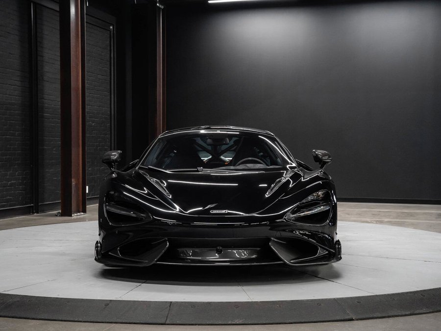 2021 McLaren 765LT 2021 Black