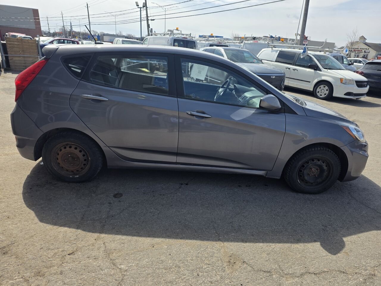 2013 Hyundai Accent Black  - photo #6