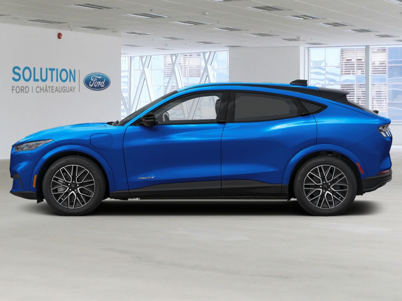 Ford Mustang Mach-E HAUT DE GAMME TI 2026 Bleu vélocité métallisé Châteauguay - photo #2