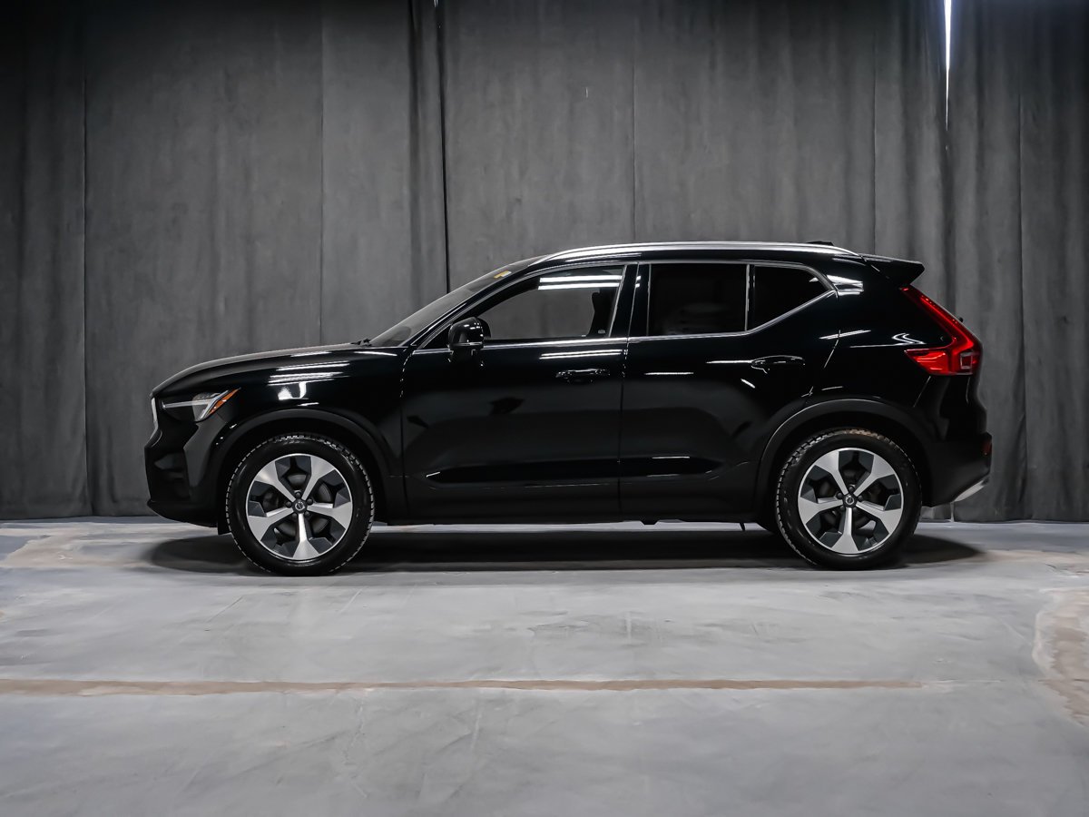 2023 Volvo XC40 B5 PLUS BRIGHT Black Montreal - photo #2