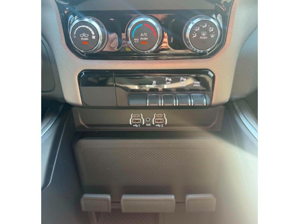 2026 Ram 1500 White Saint-Basile-le-Grand - photo #18