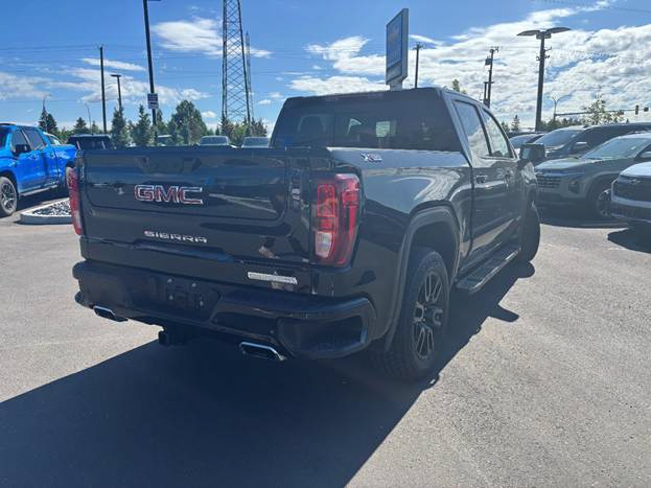 2024 GMC Sierra 1500 4WD Crew Cab 147 Elevation Black Sherwood Park - photo #4