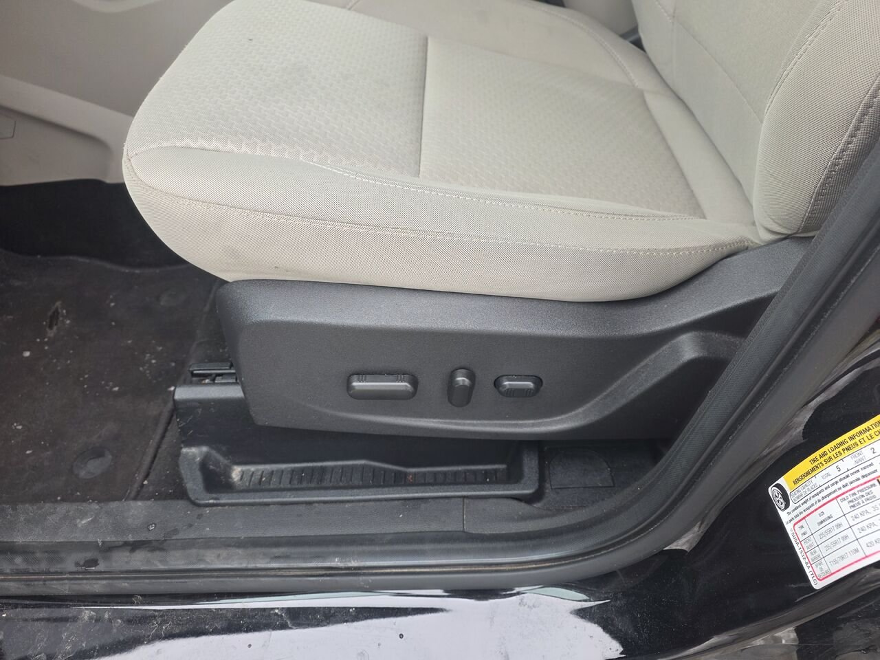 2018 Ford Escape Black  - photo #12