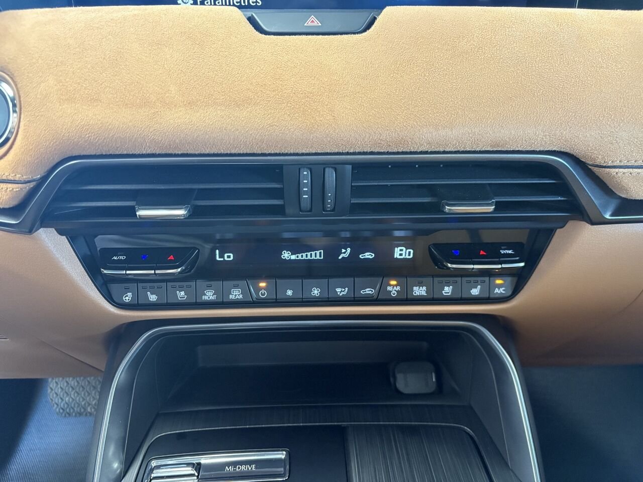 2026 MAZDA CX-70 MHEV Signature TI Jet Black Mica Châteauguay - photo #12