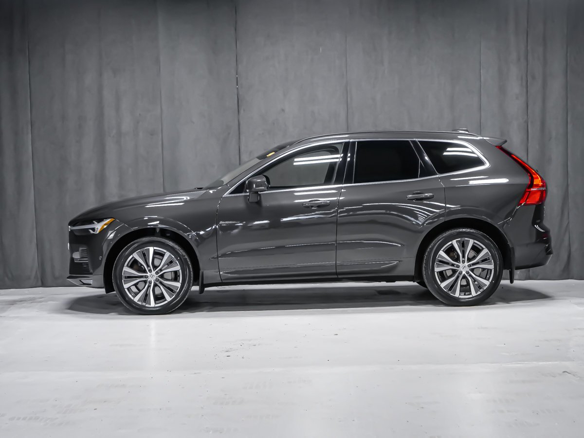 Volvo XC60 B6 MOMENTUM 2022 Gris Montréal - photo #2
