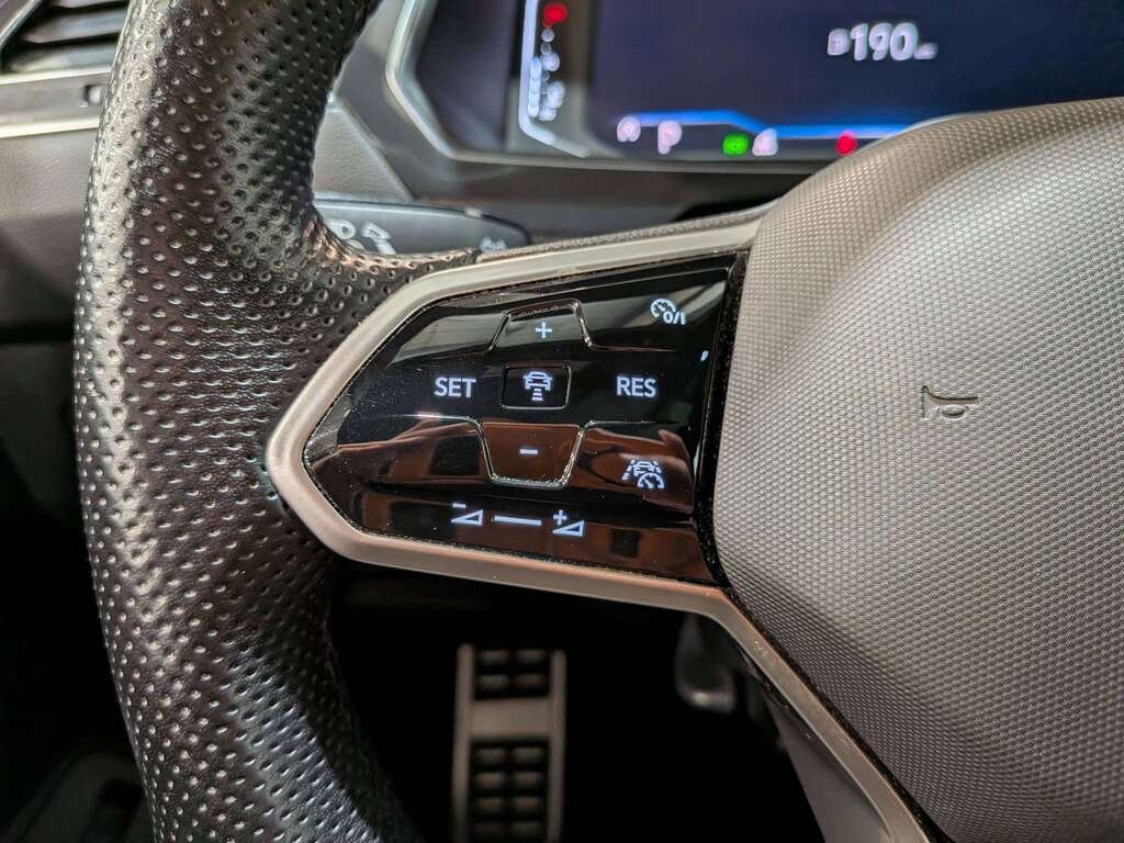 2022 Volkswagen Tiguan Highline R-Line 4MOTION Black Val-David - photo #17