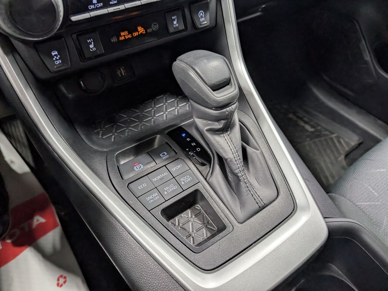 2025 Toyota RAV4 2T3B1RFV9SC519660 White Sherbrooke - photo #19