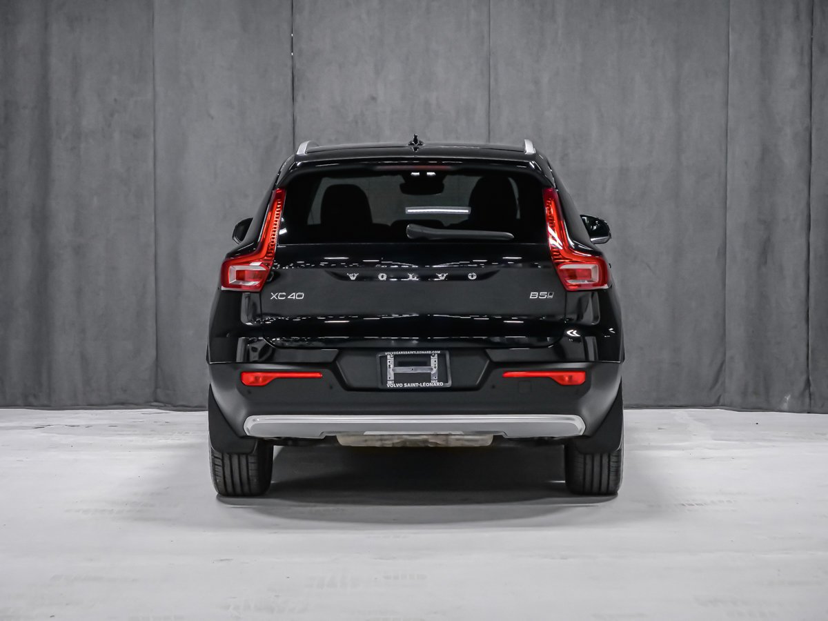 Volvo XC40 B5 CORE BRIGHT 2025 Noir Montréal - photo #4