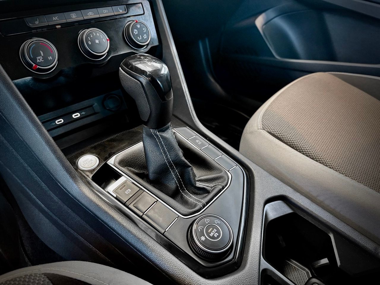Volkswagen Taos 2024 Noir Notre-Dame-des-Prairies - photo #25